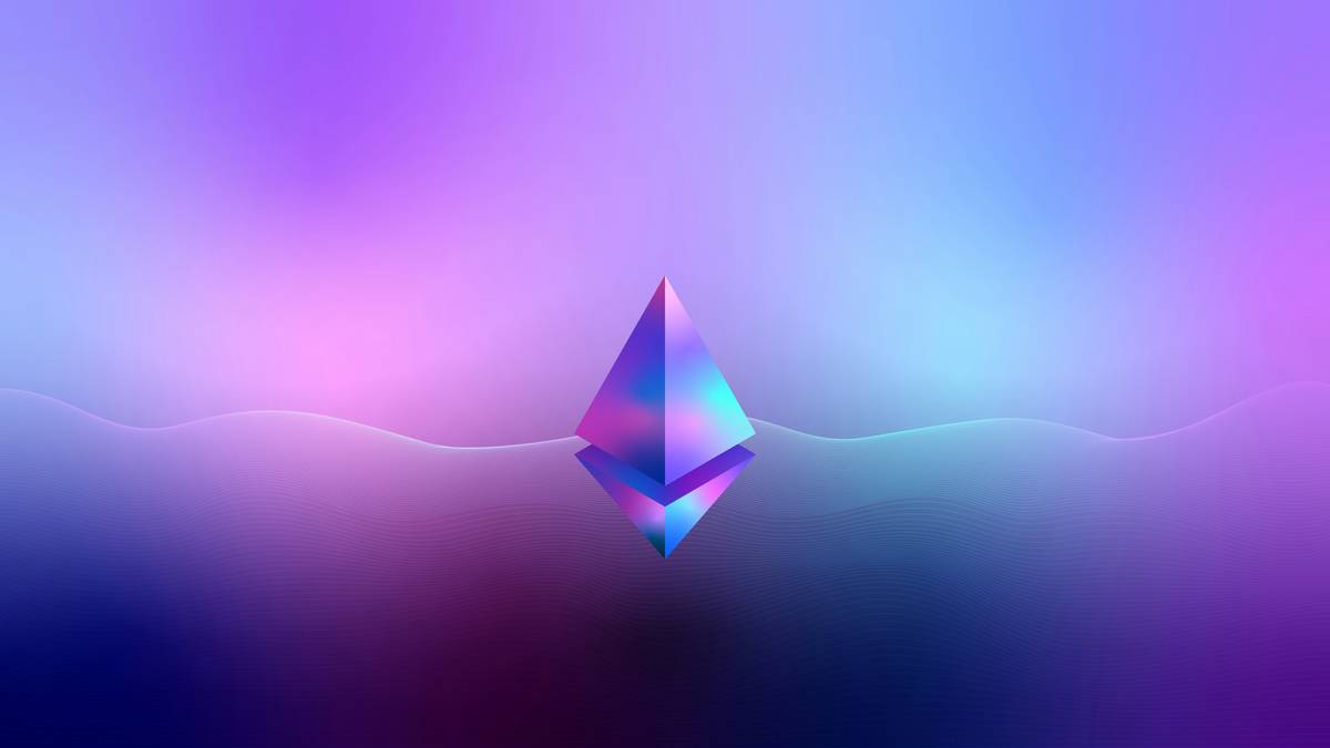 Comparison of smart contract programming languages including Solidity, Rust, and Vyper on developer experience and security